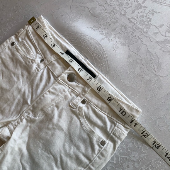 Joe’s White Embroidered Denim Jeans Bermuda Shorts Gurls Size 6 Elastic Waist - Picture 7 of 14